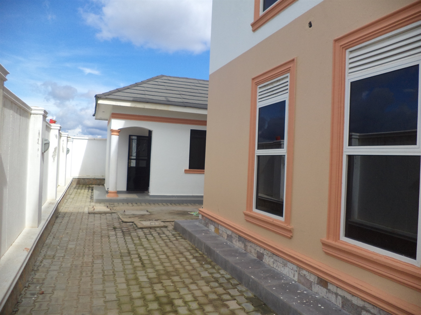 Mansion for sale in Katabi Wakiso