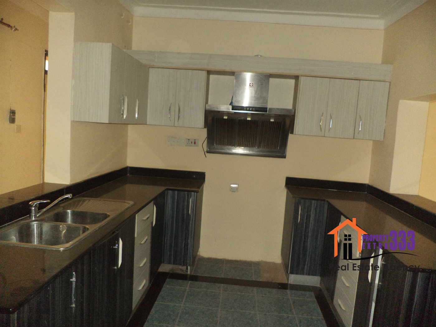 Mansion for rent in Bugoloobi Kampala