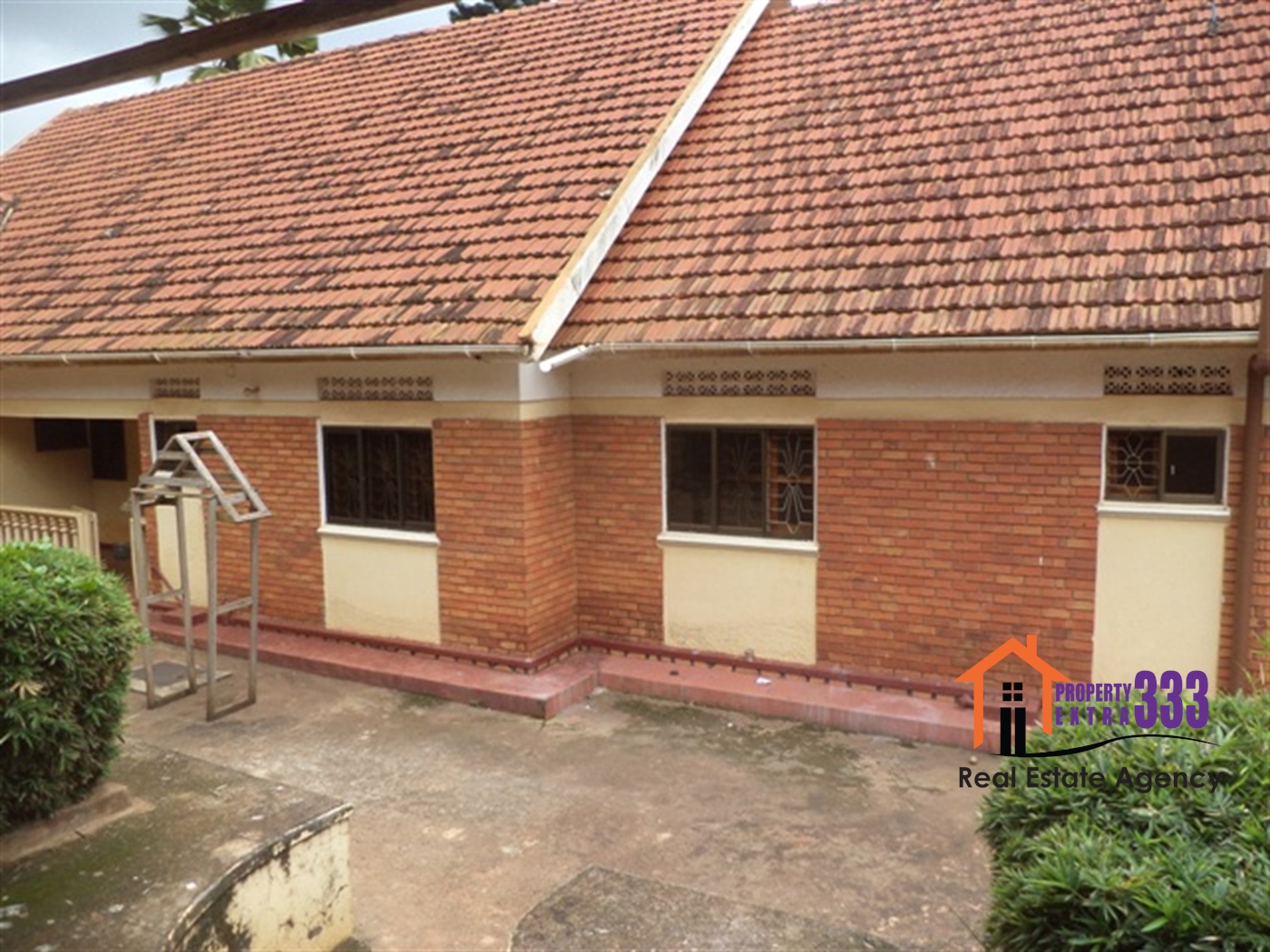 Bungalow for rent in Mbuya Kampala