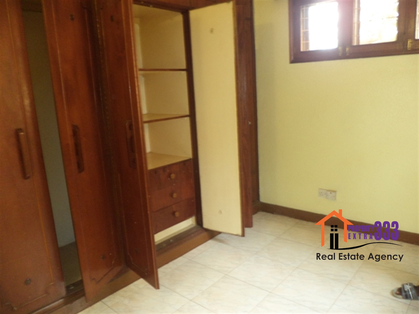 Bungalow for rent in Mbuya Kampala