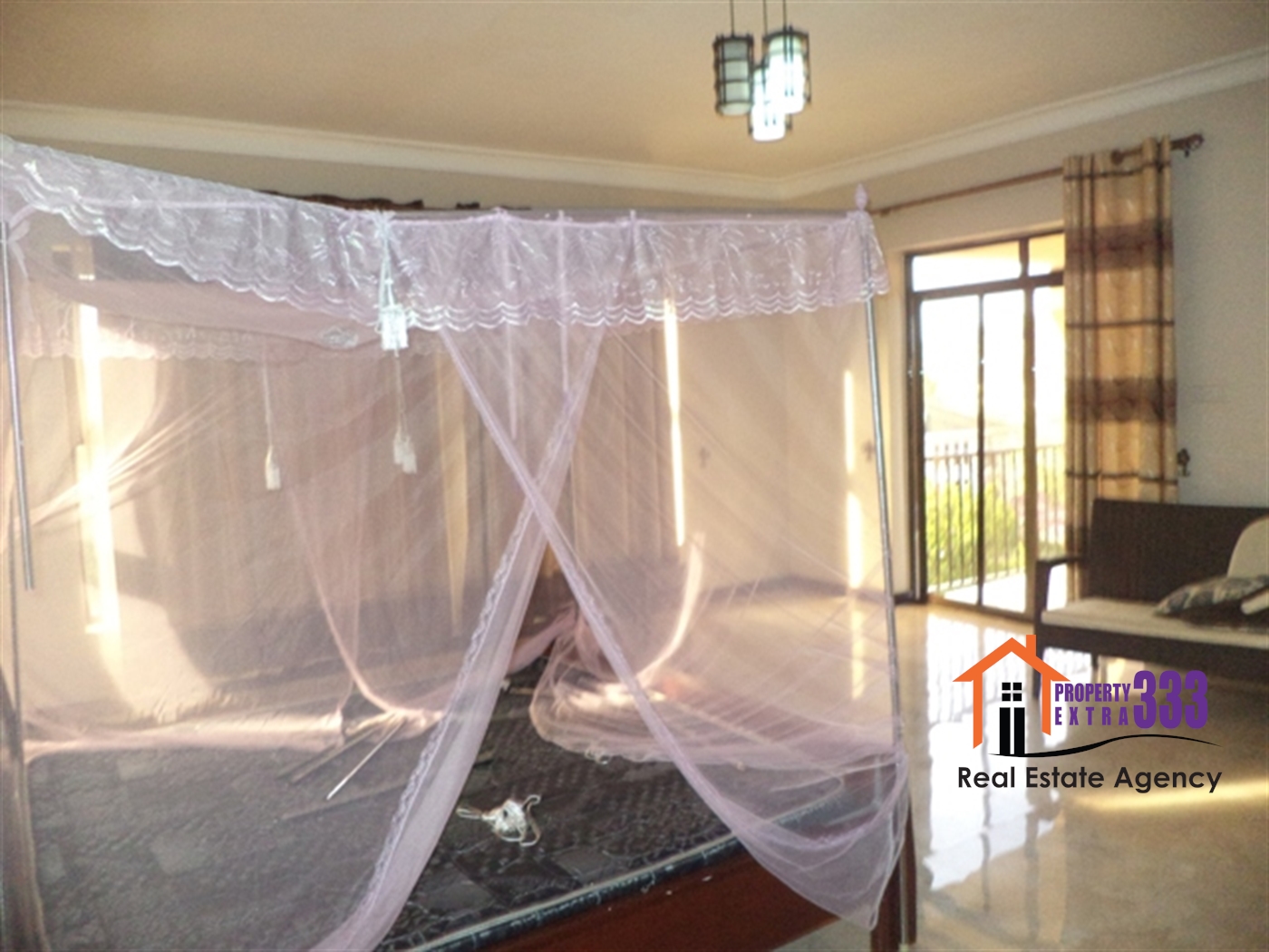 Mansion for rent in Bwebajja Wakiso