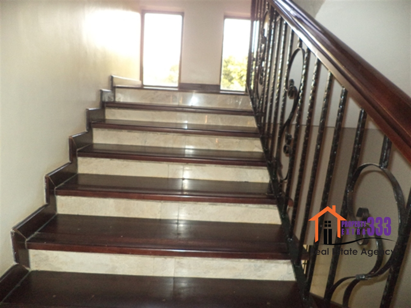 Mansion for rent in Bwebajja Wakiso