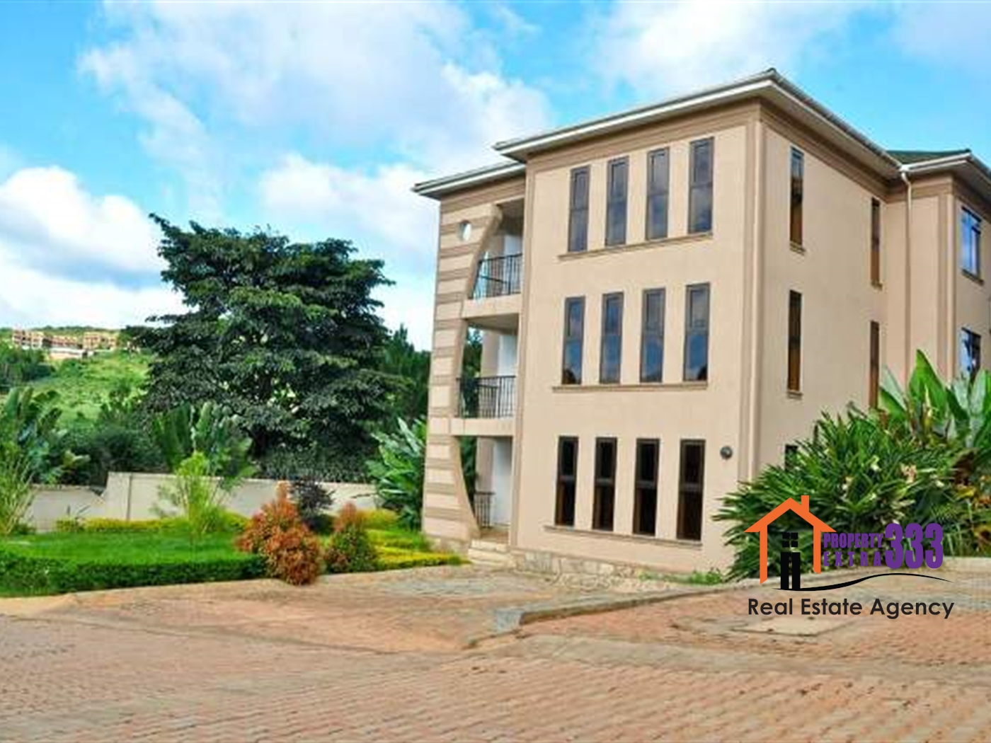 Mansion for rent in Bwebajja Wakiso