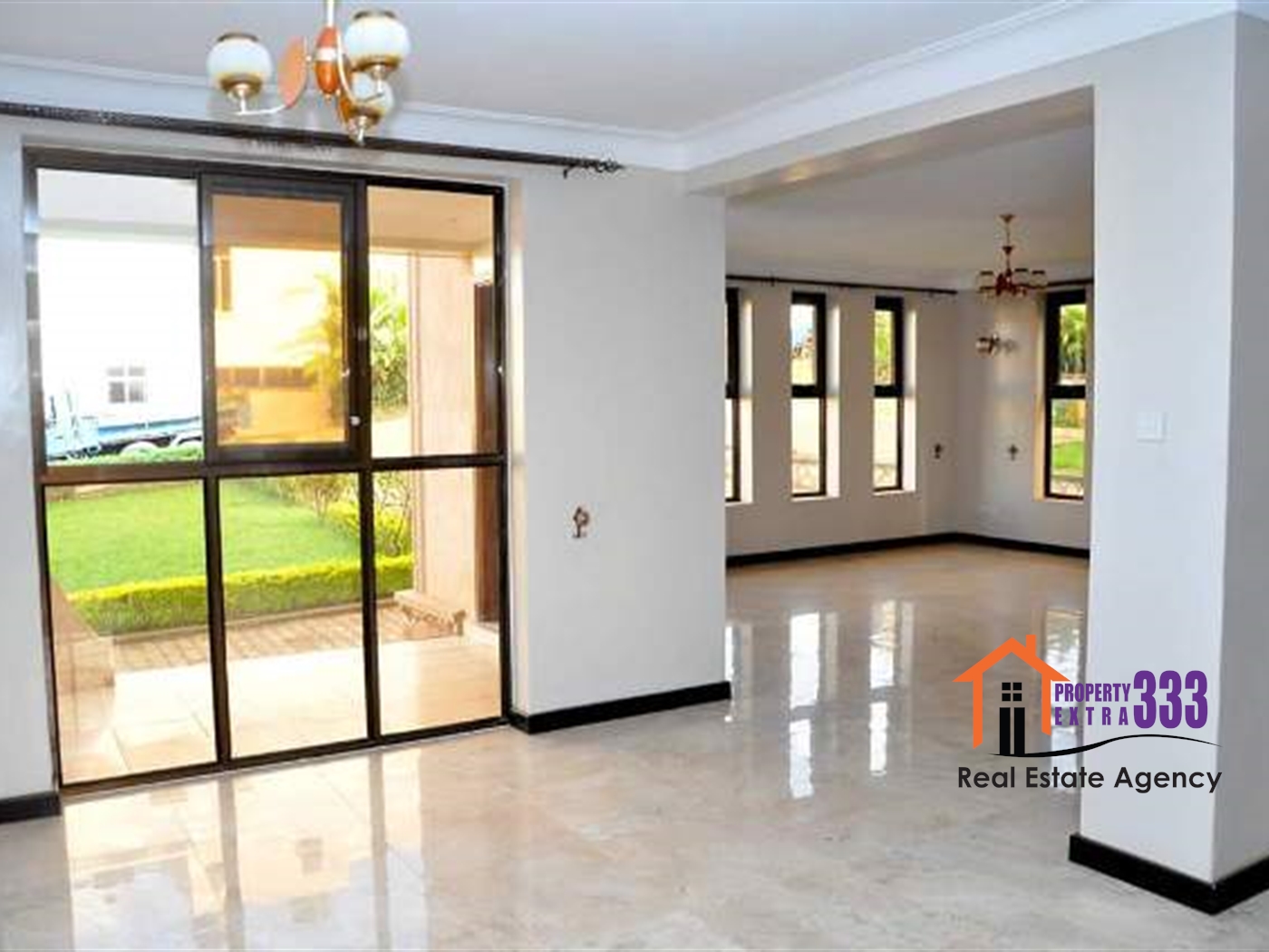 Mansion for rent in Bwebajja Wakiso