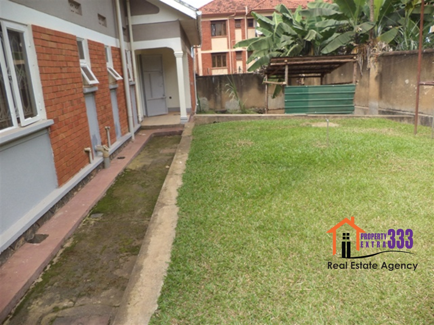 Bungalow for rent in Kiwaatule Kampala