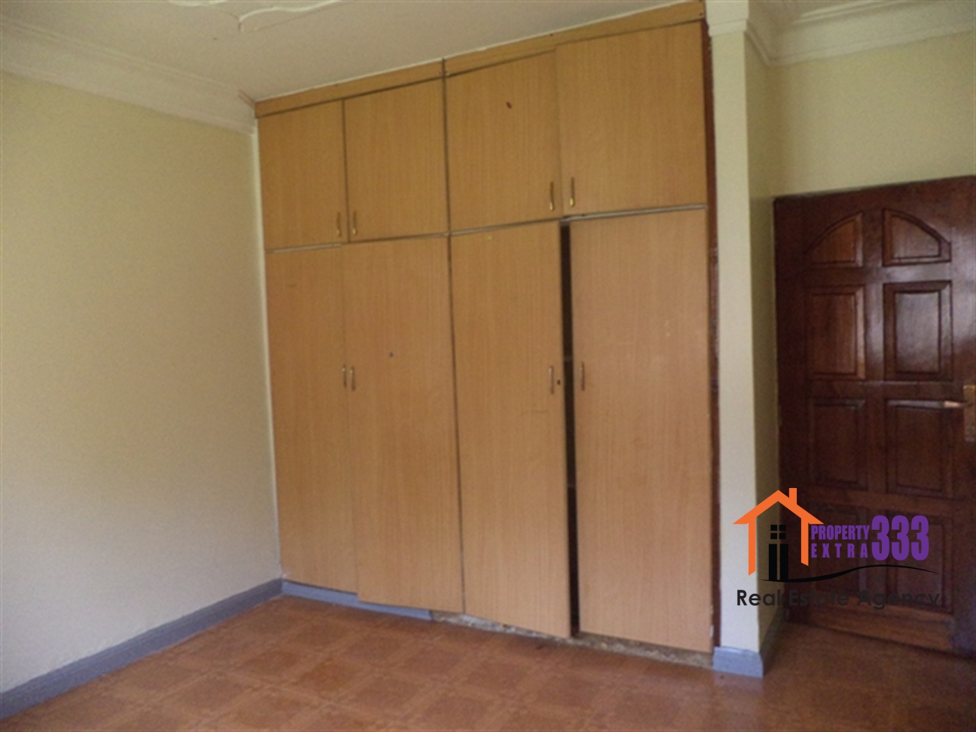 Bungalow for rent in Kiwaatule Kampala