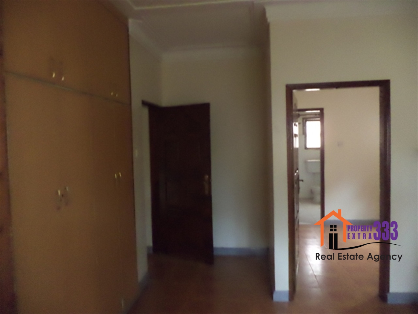 Bungalow for rent in Kiwaatule Kampala