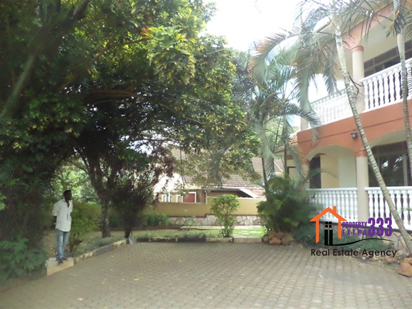 Storeyed house for rent in Muyenga Kampala