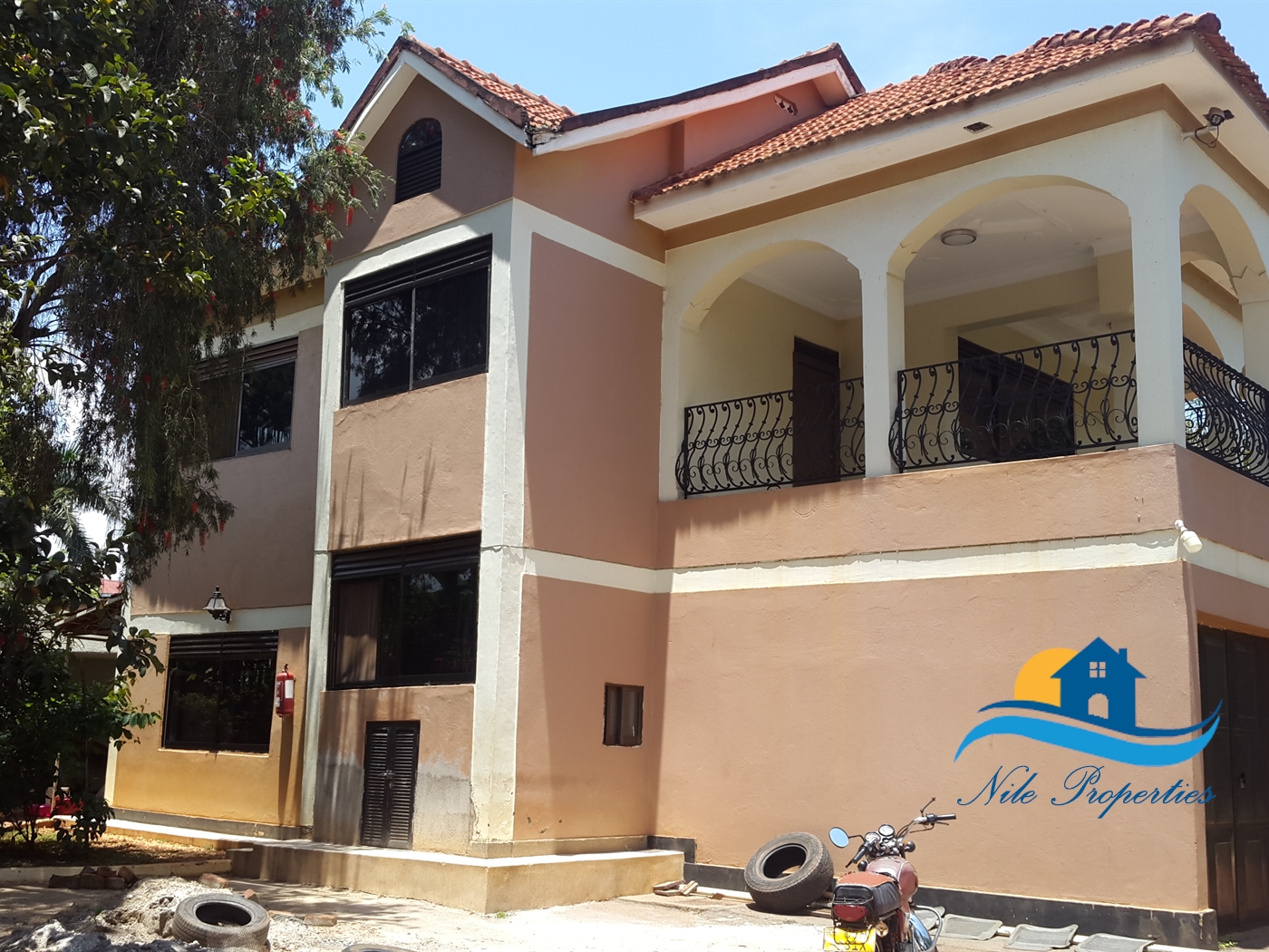 Storeyed house for rent in Kiira Jinja