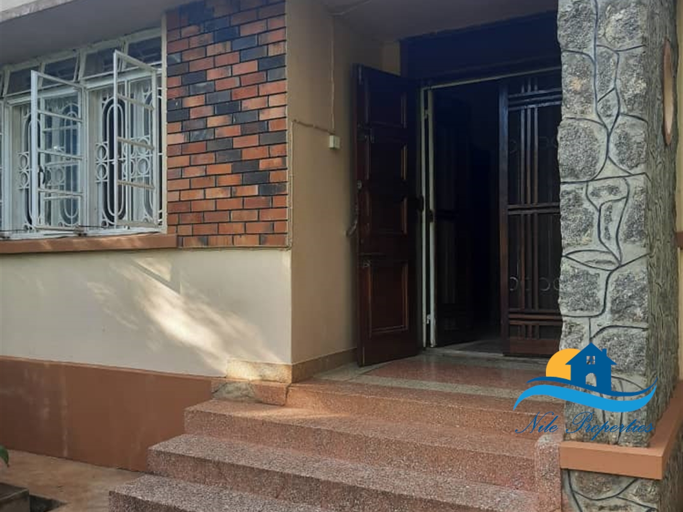 Storeyed house for rent in Kiira Jinja