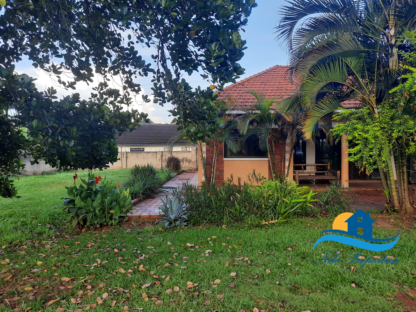 Bungalow for rent in Victoriaclose Jinja