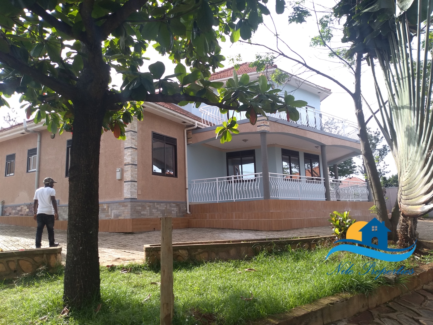 Storeyed house for rent in Walukuba Jinja