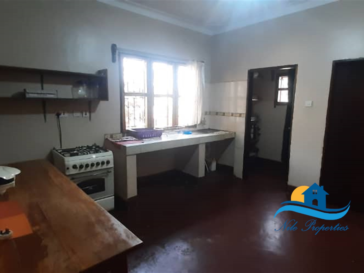 Mansion for rent in Rippon Jinja