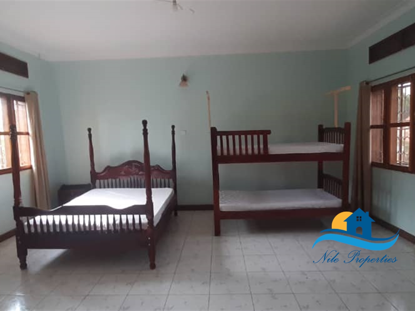 Mansion for rent in Rippon Jinja
