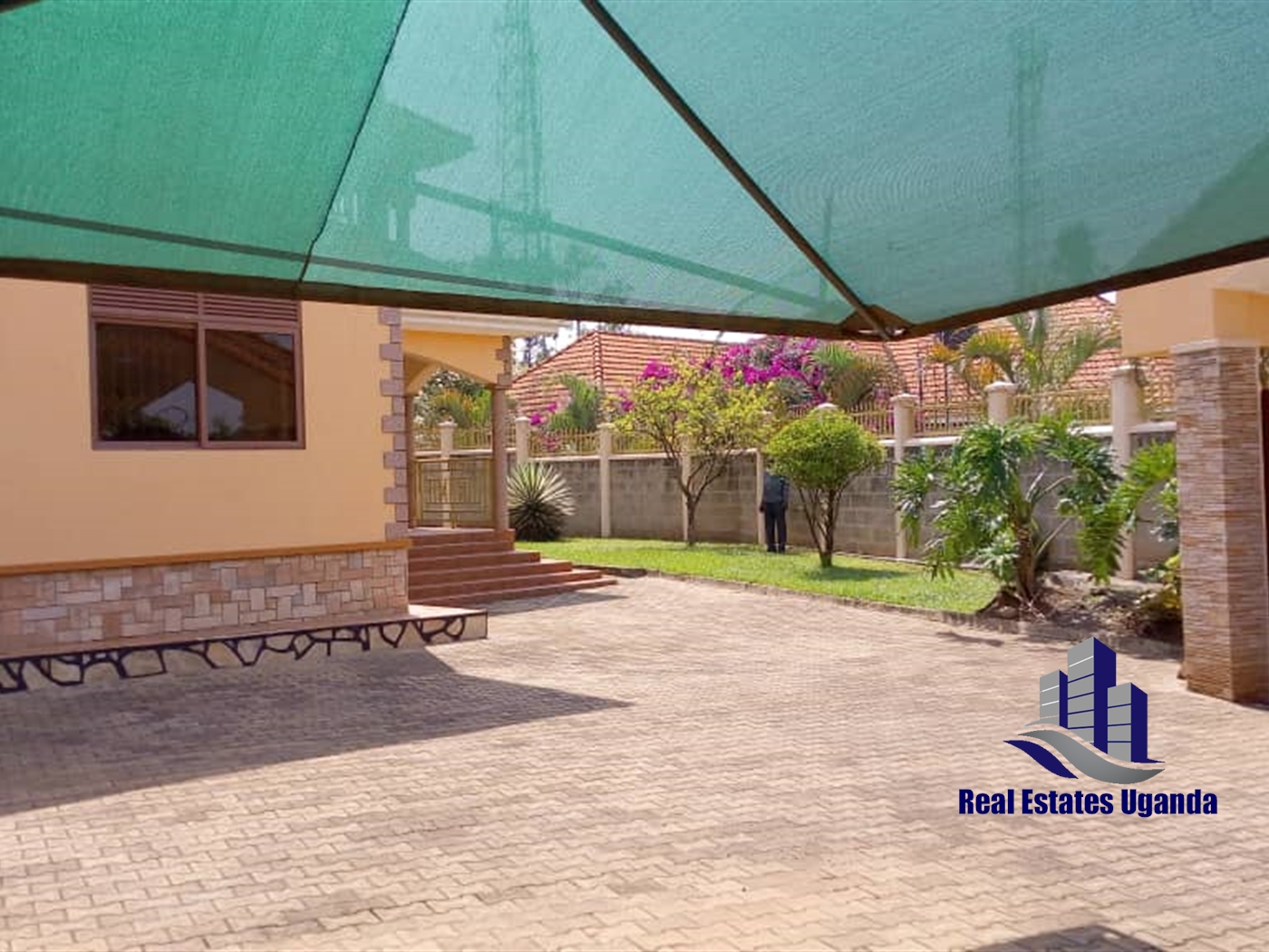 Villa for sale in Munyonyo Kampala