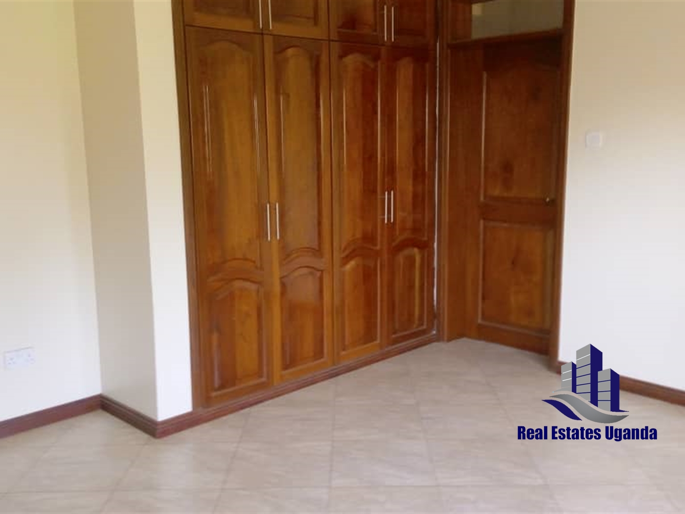 Villa for sale in Munyonyo Kampala