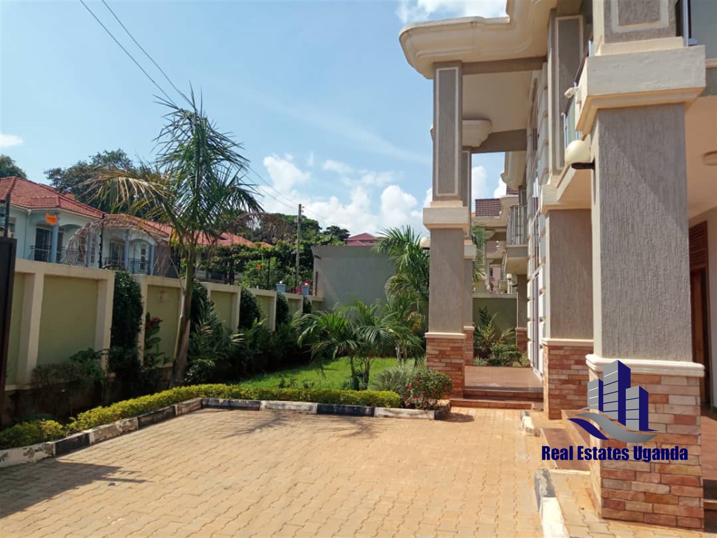 Villa for sale in Munyonyo Kampala