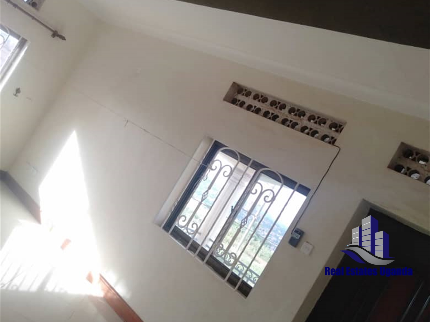 Storeyed house for sale in Seguku Wakiso