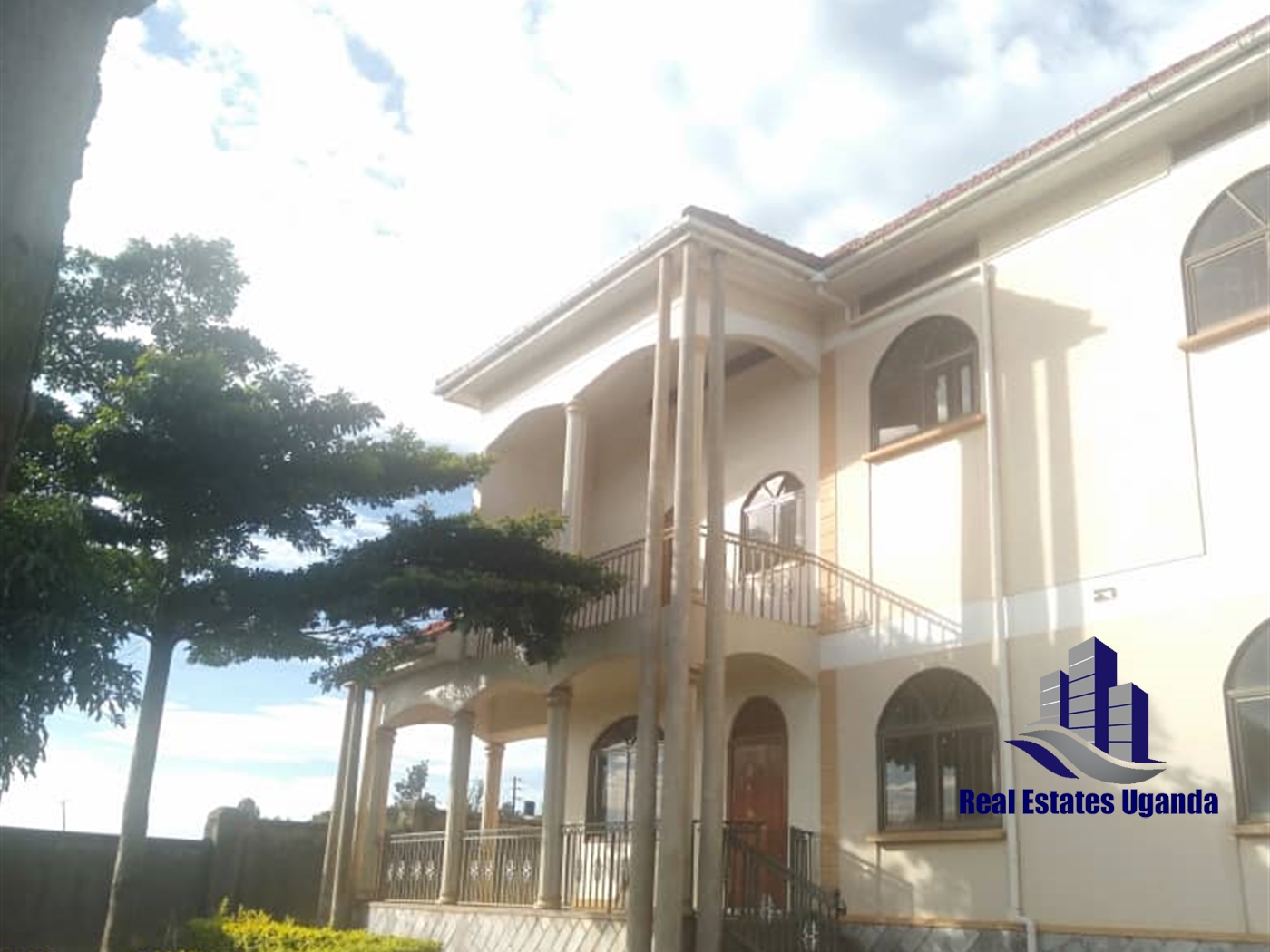 Storeyed house for sale in Seguku Wakiso