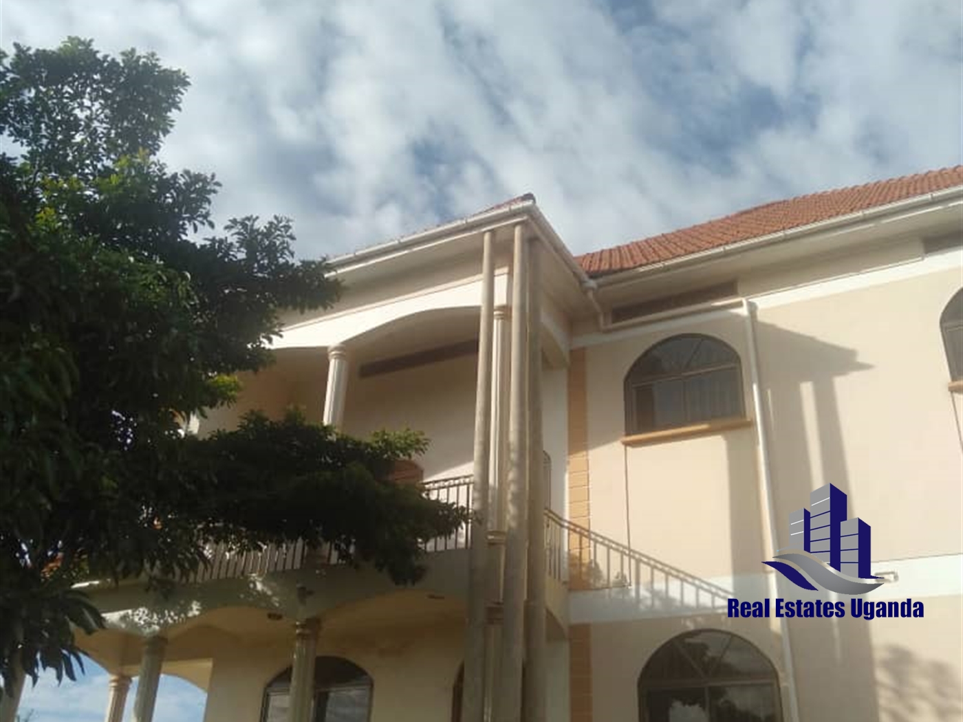 Storeyed house for sale in Seguku Wakiso