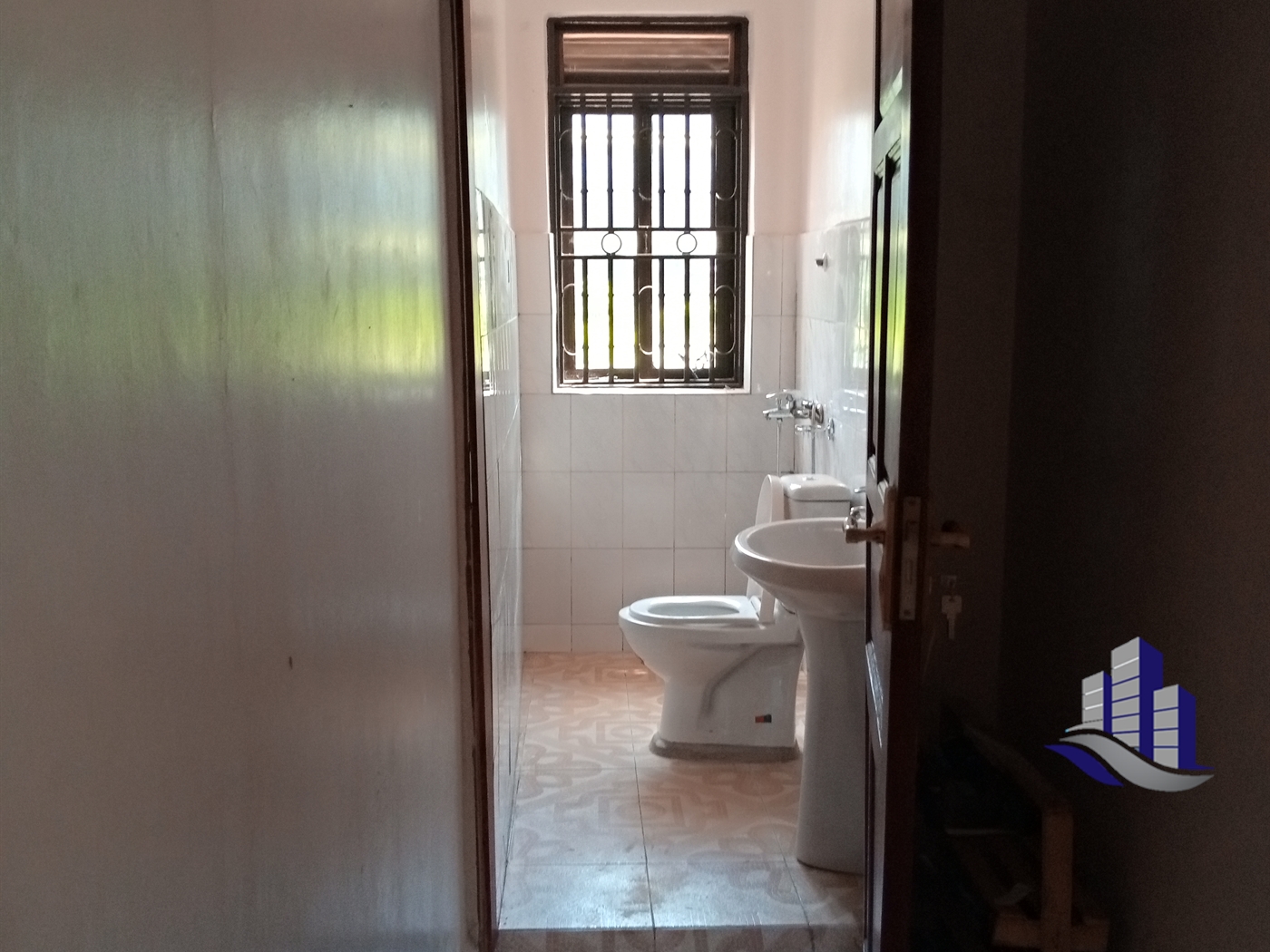 Storeyed house for rent in Muyenga Kampala