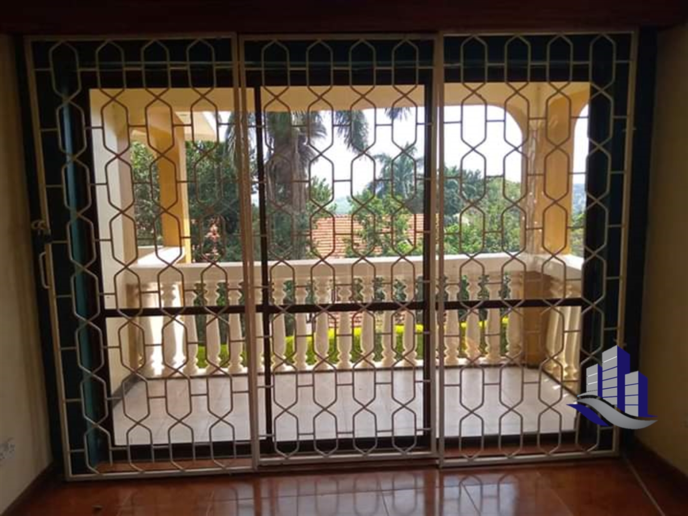 Storeyed house for rent in Muyenga Kampala