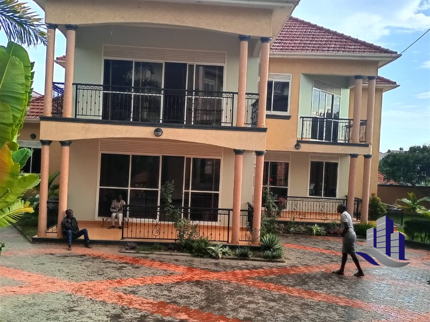 Storeyed house for sale in Munyonyo Kampala