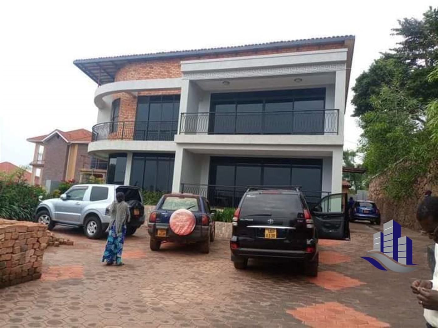 Storeyed house for sale in Munyonyo Kampala