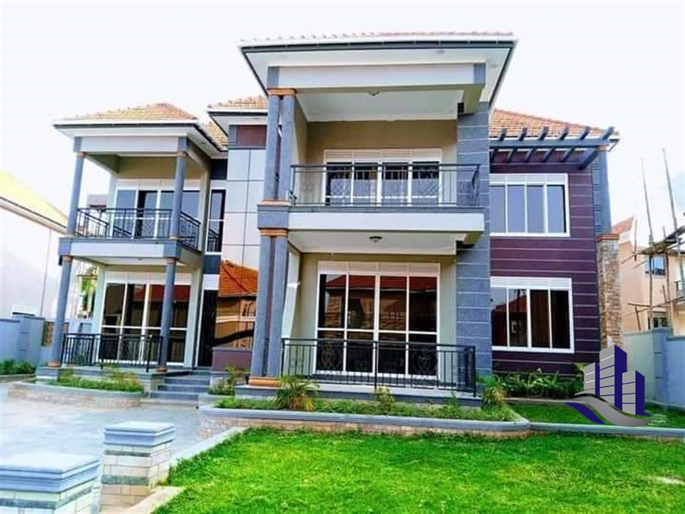 Mansion for sale in Kira Wakiso