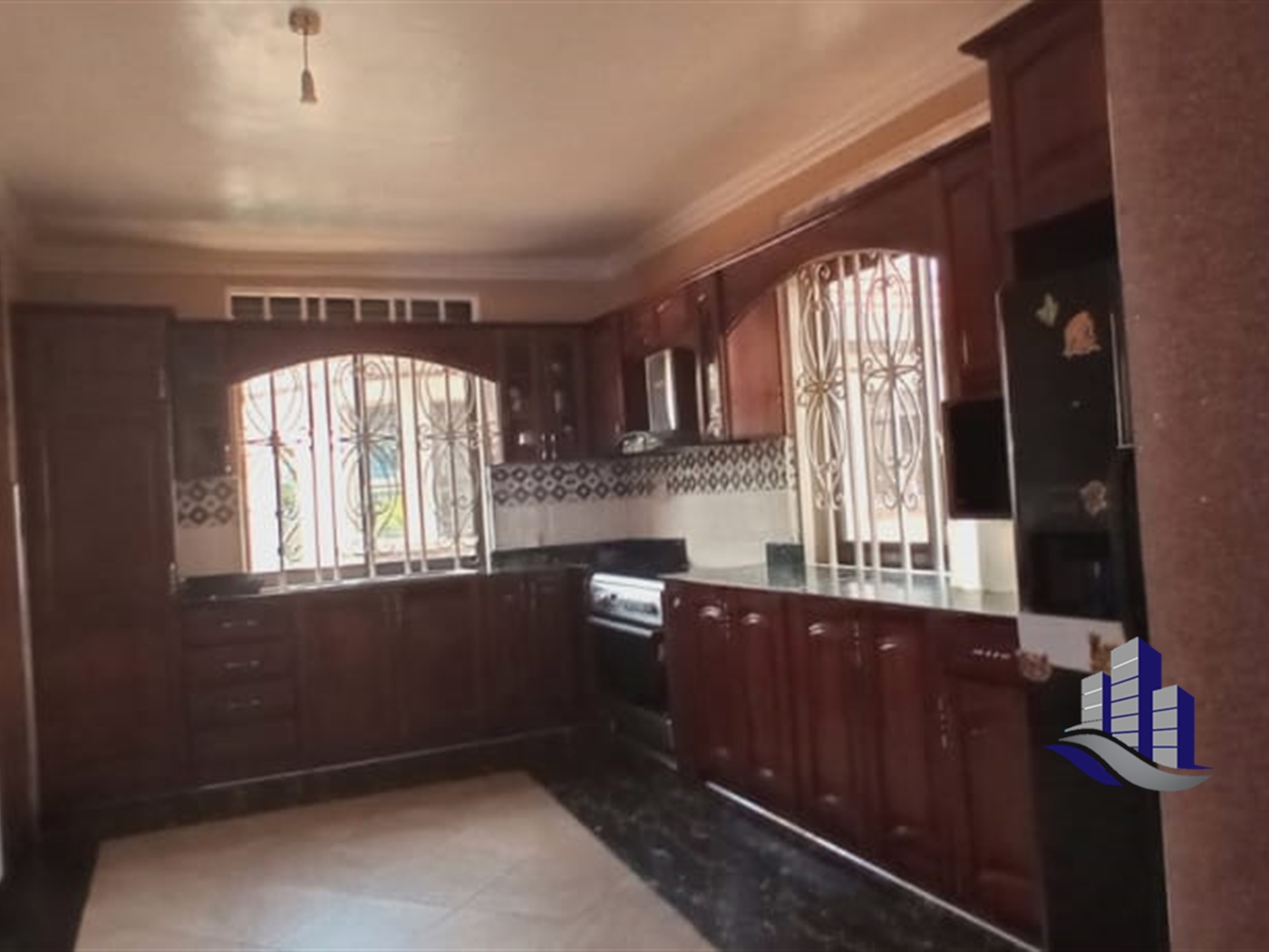 Mansion for sale in Gayaza Wakiso