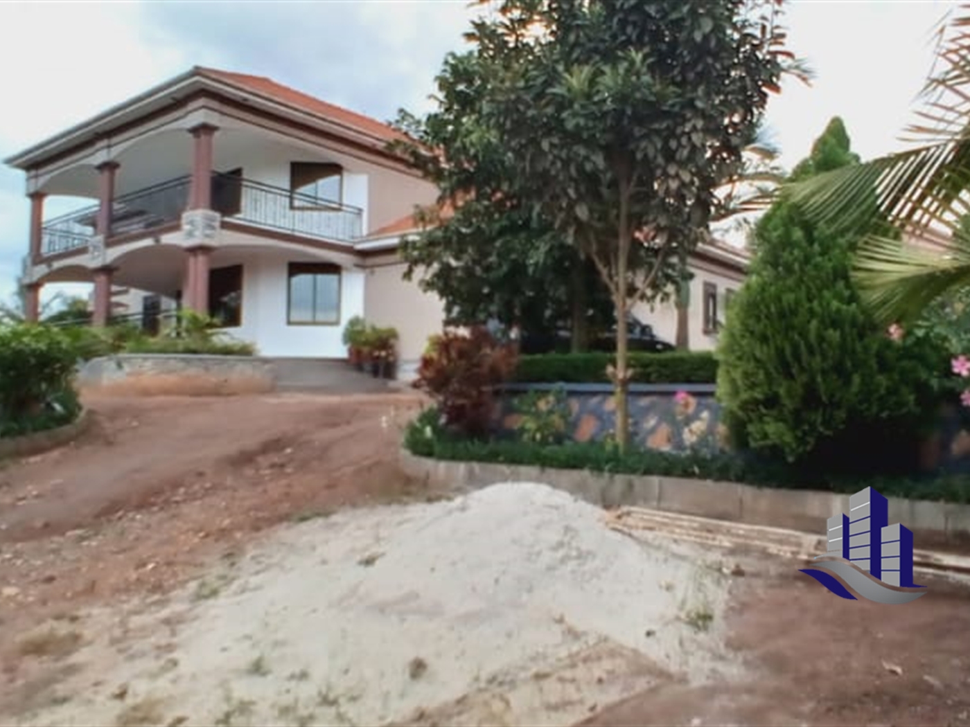 Mansion for sale in Gayaza Wakiso