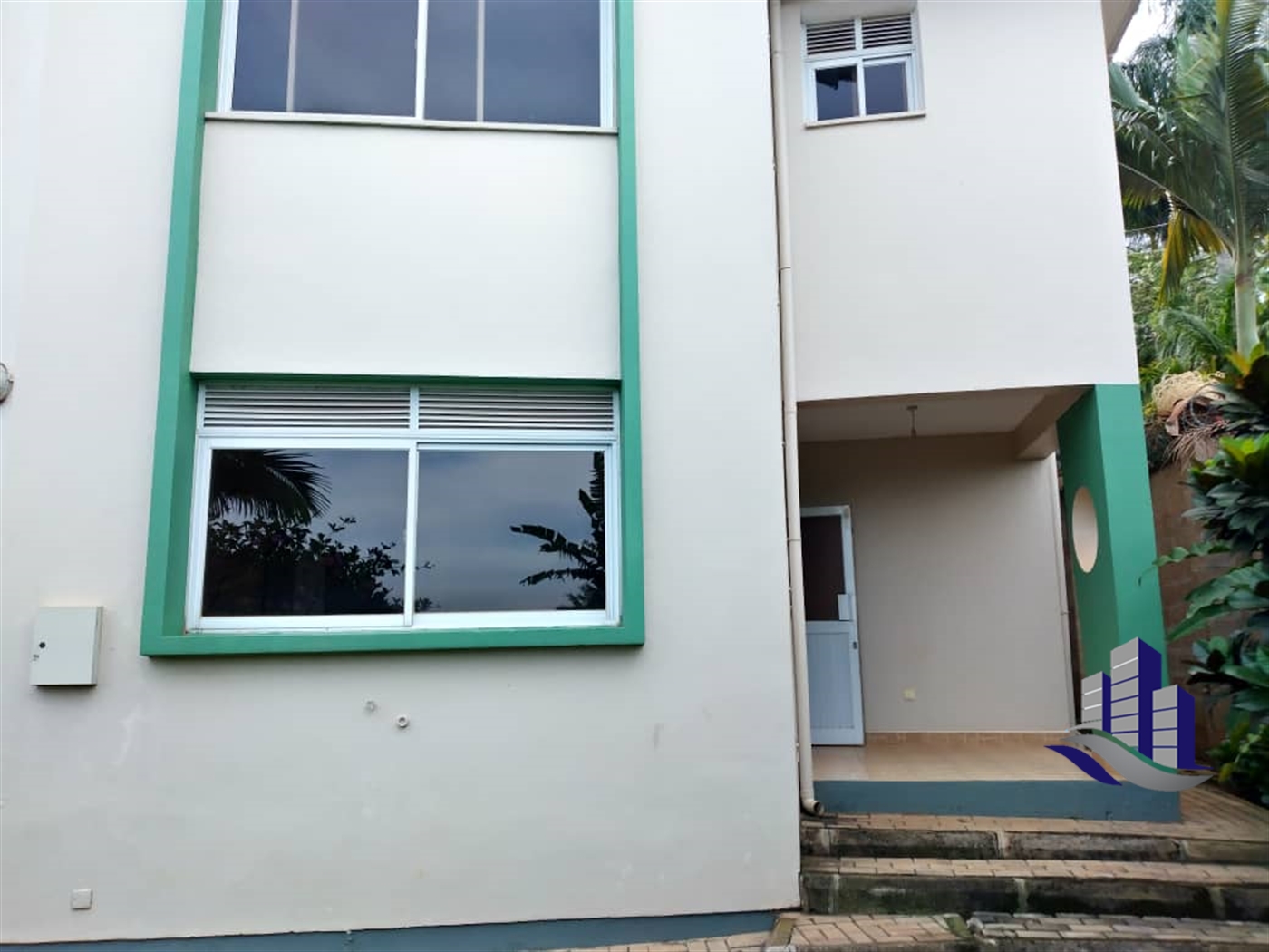 Storeyed house for sale in Lubowa Wakiso