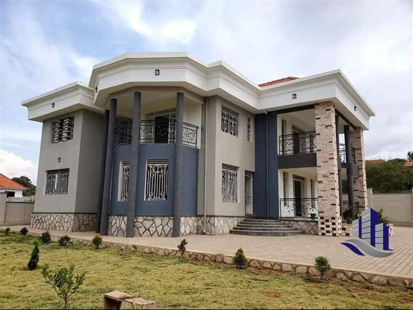 Mansion for sale in Lubowa Wakiso