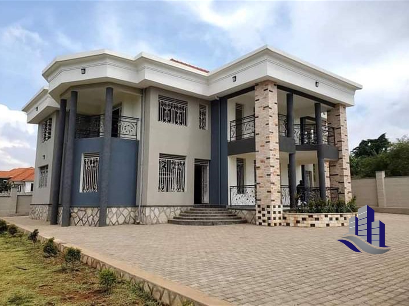 Mansion for sale in Lubowa Wakiso