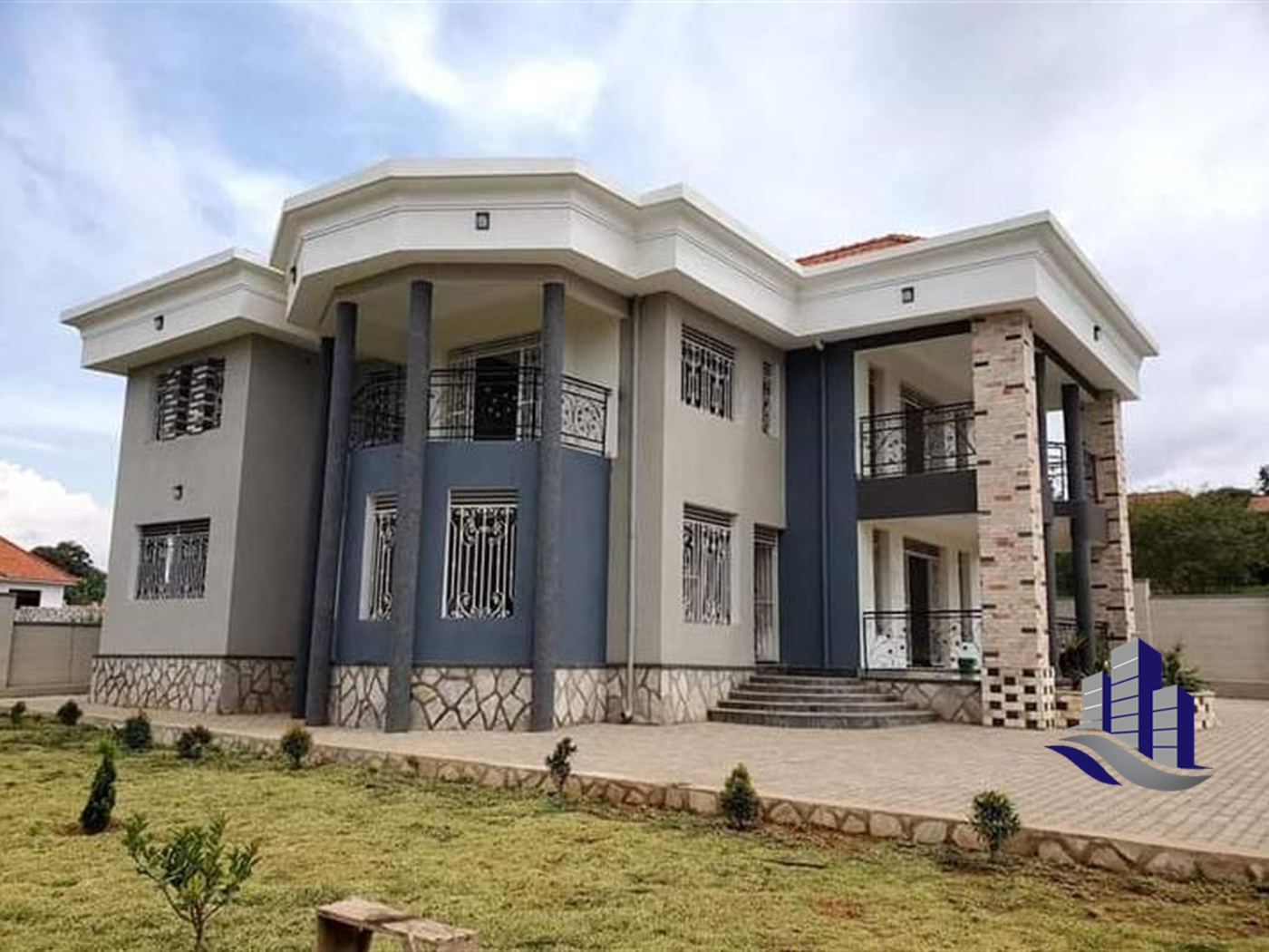 Mansion for sale in Lubowa Wakiso