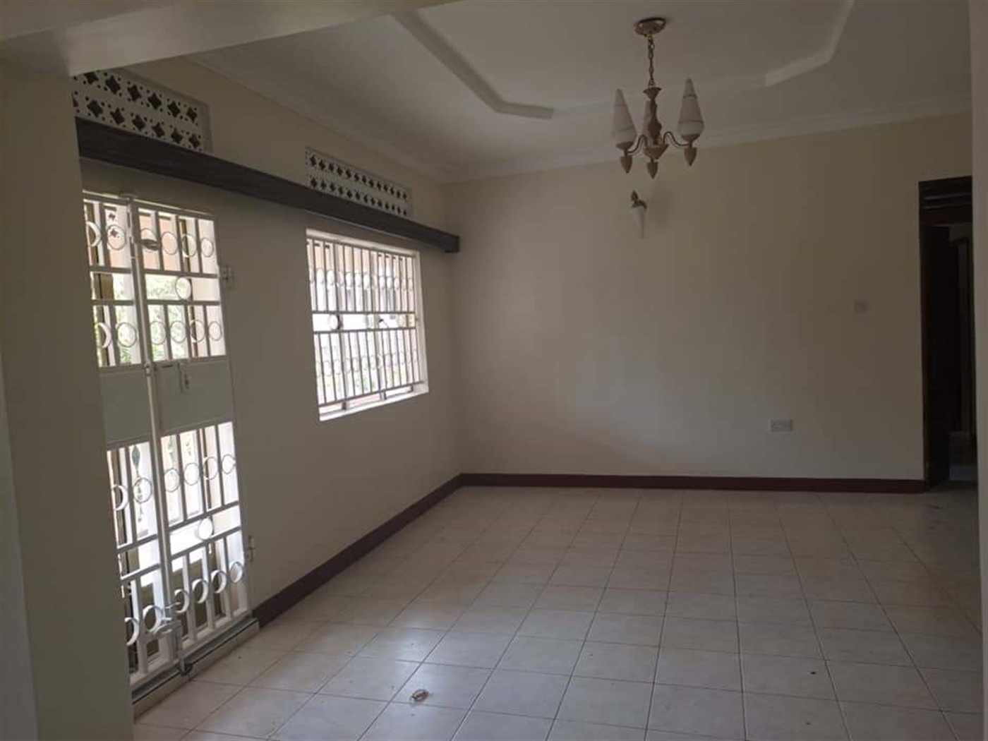 Bungalow for rent in Mutungo Kampala