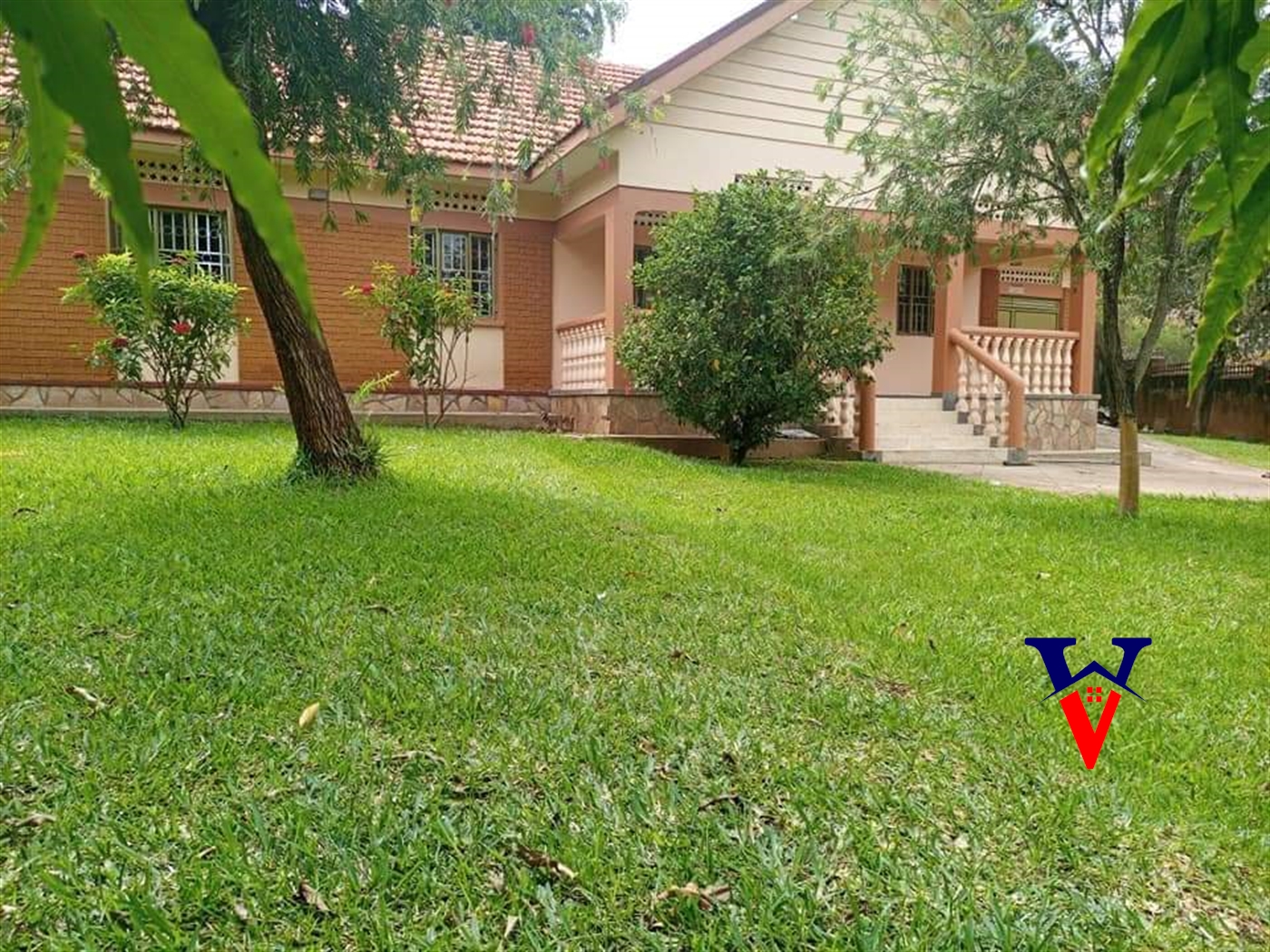 Bungalow for rent in Mutungo Kampala