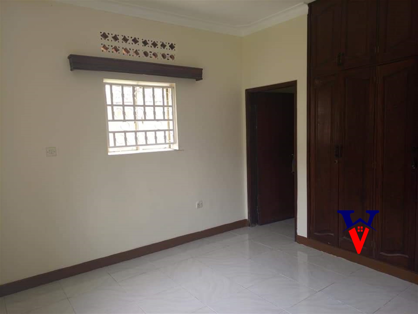 Bungalow for rent in Mutungo Kampala