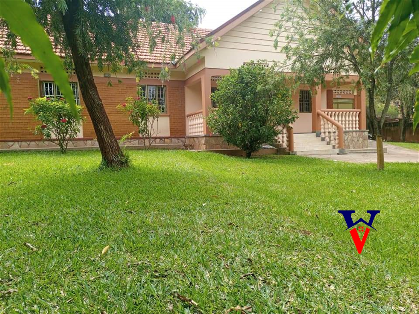 Bungalow for rent in Mutungo Kampala