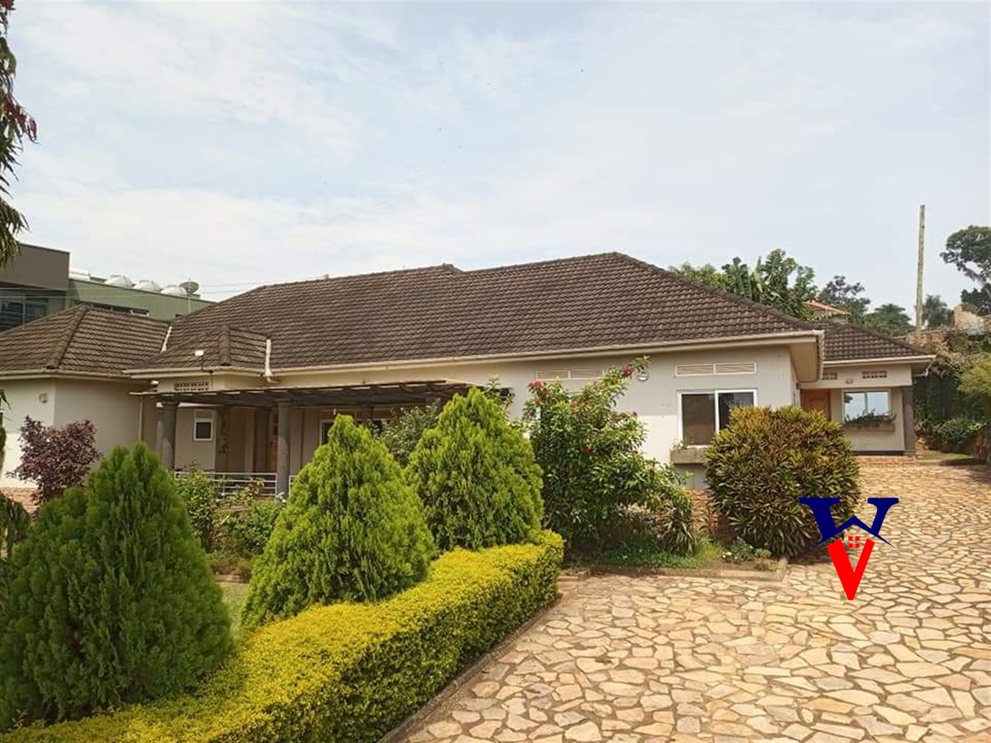 Bungalow for rent in Mutungo Kampala