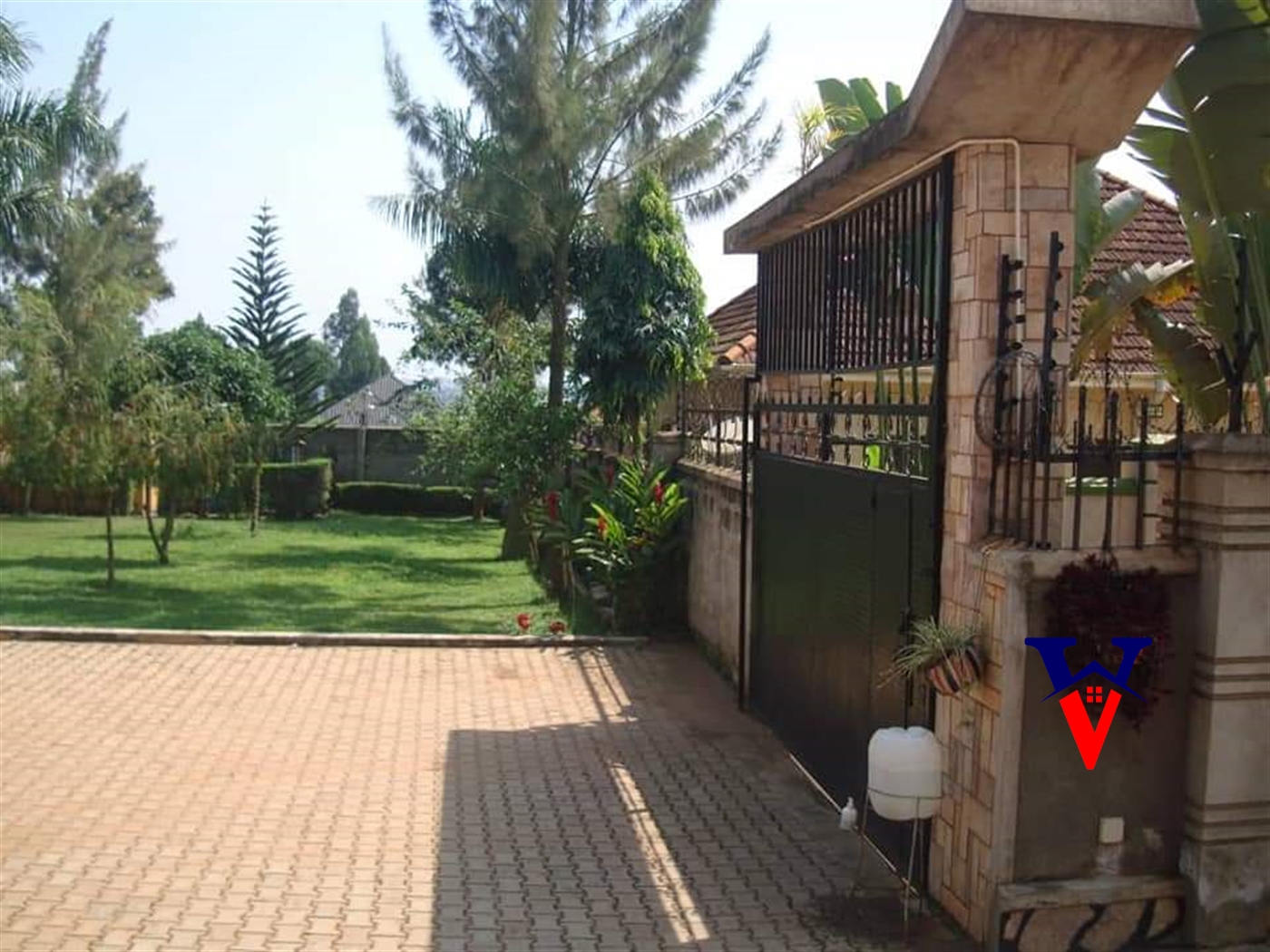 Storeyed house for sale in Namugongo Kampala