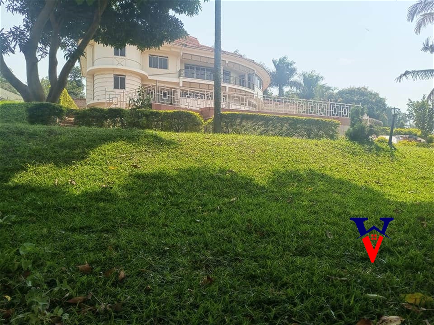 Mansion for rent in Mutungo Kampala