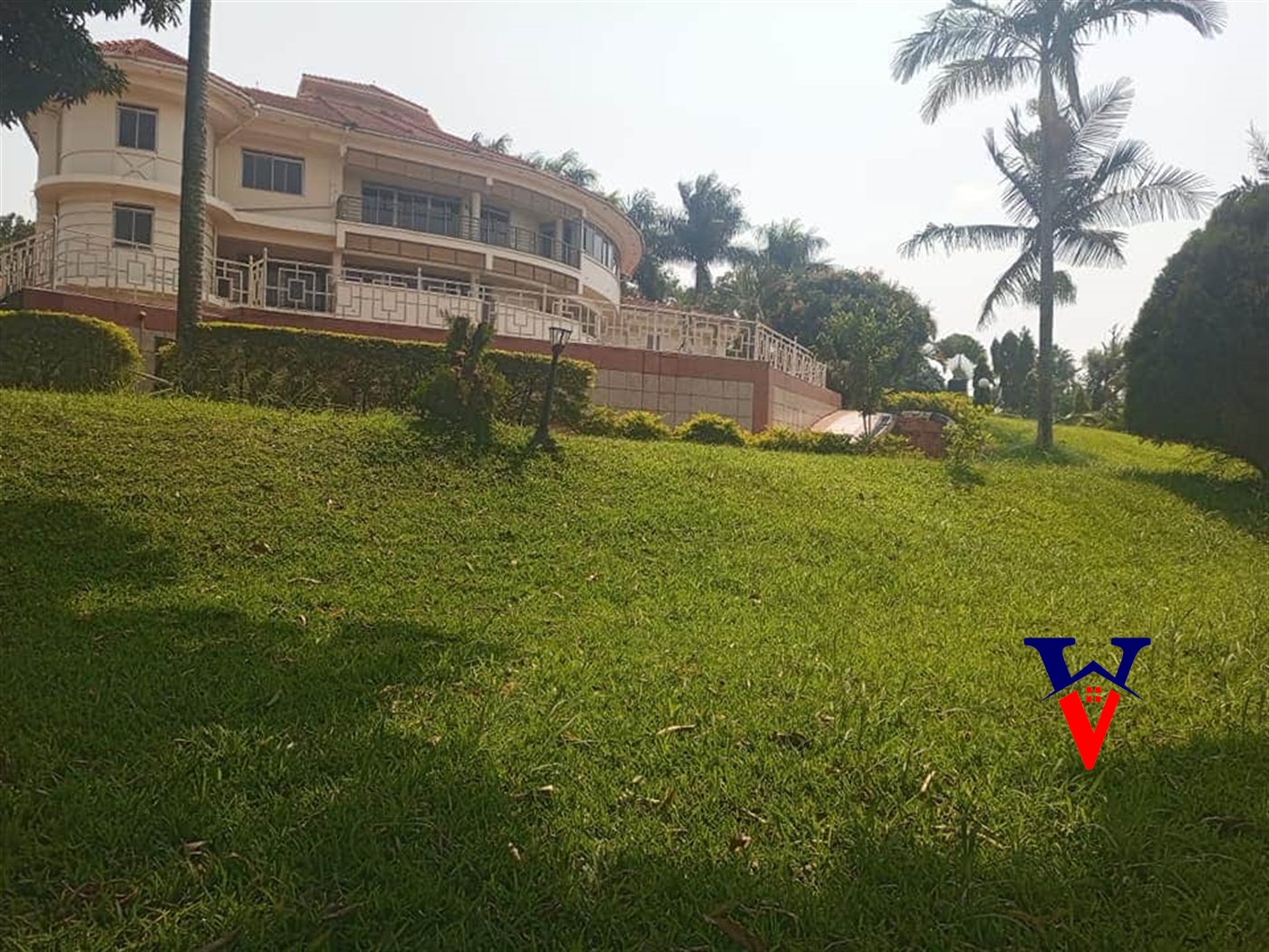 Mansion for rent in Mutungo Kampala