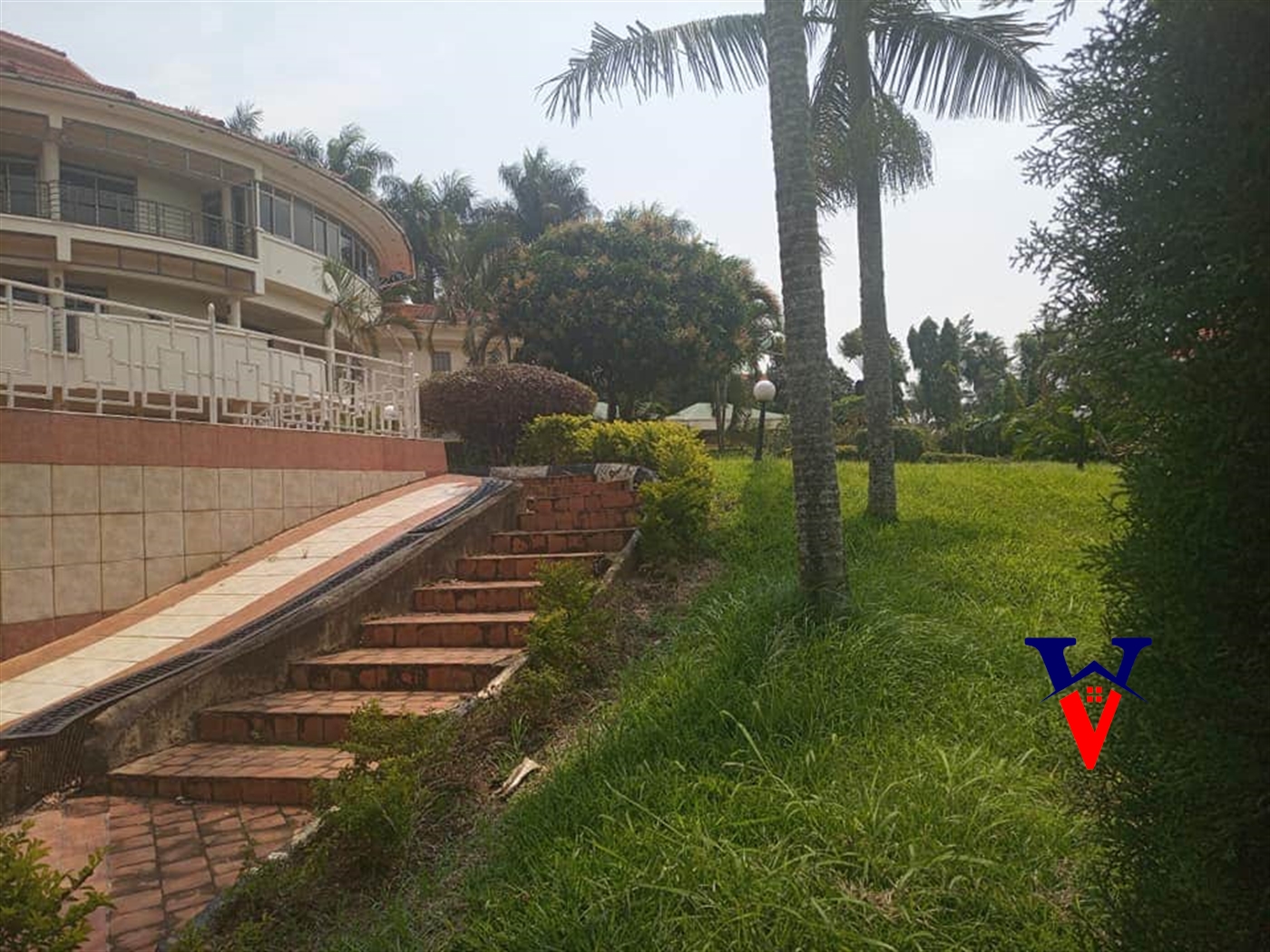 Mansion for rent in Mutungo Kampala