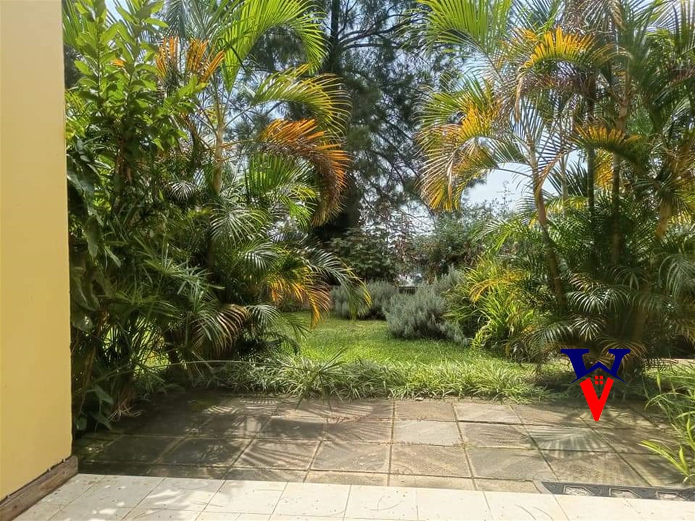 Villa for rent in Mutungo Kampala