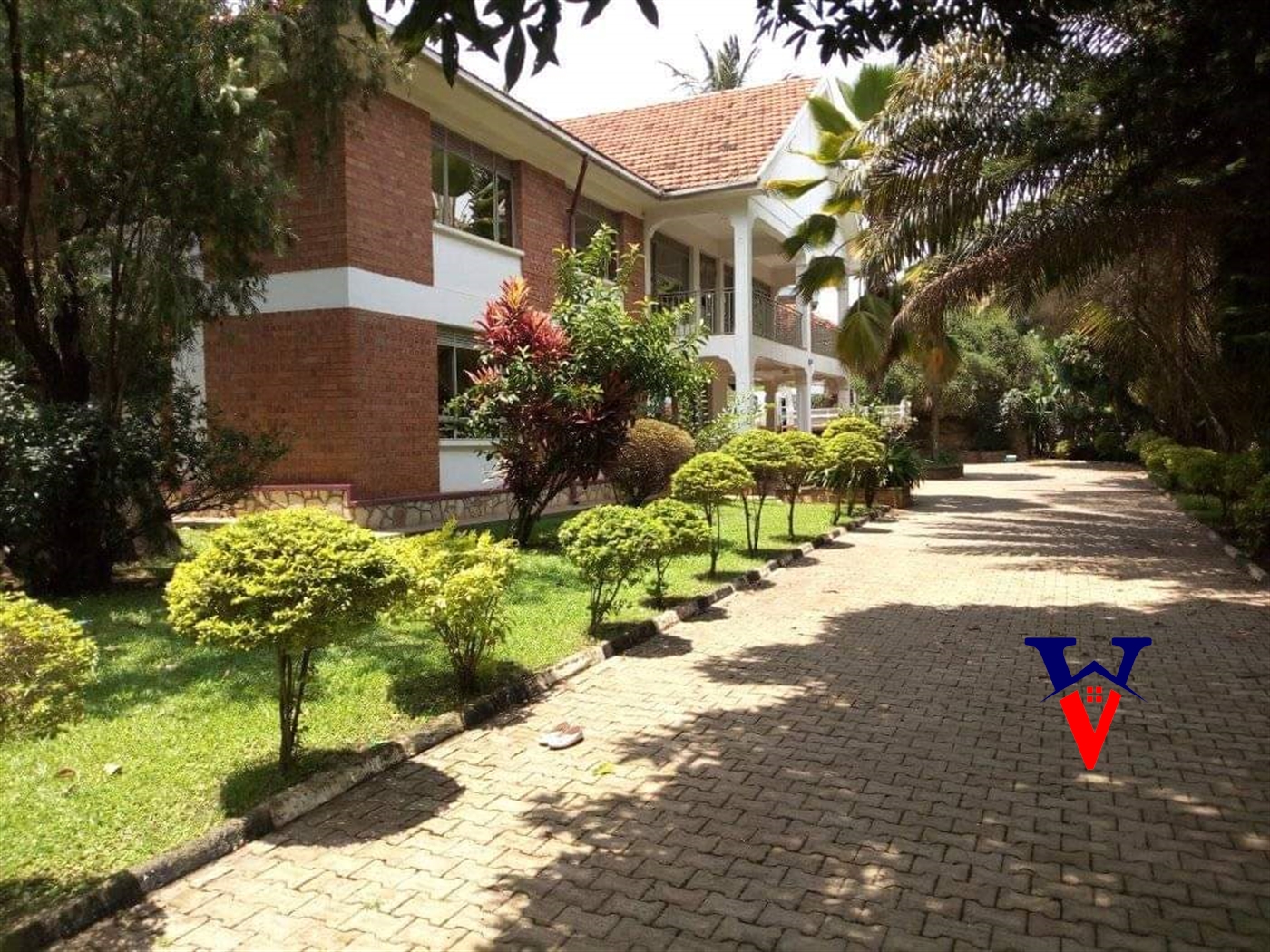 Bungalow for rent in Mutungo Kampala