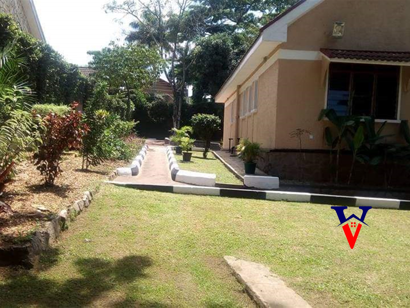 Bungalow for sale in Luzira Kampala