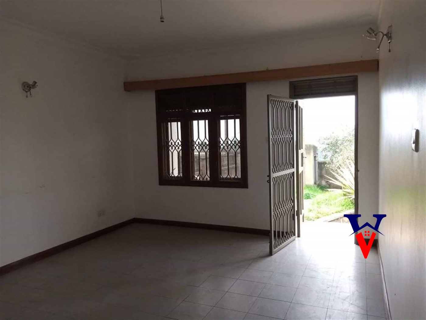 Semi Detached for rent in Mutungo Kampala