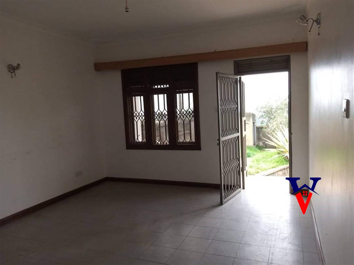 Semi Detached for rent in Mutungo Kampala