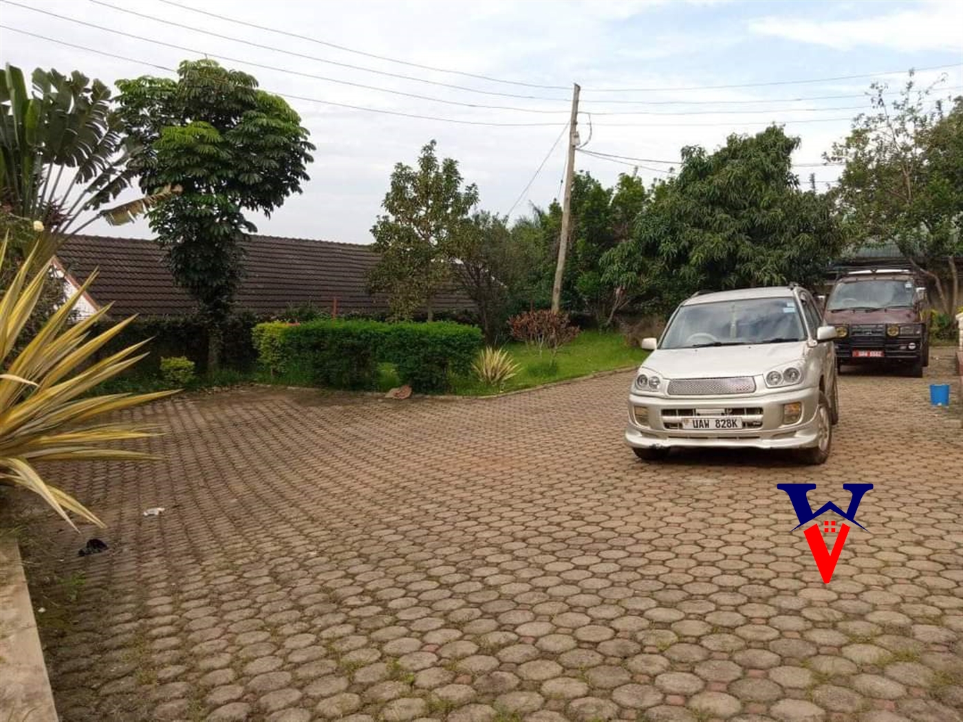 Semi Detached for rent in Mutungo Kampala